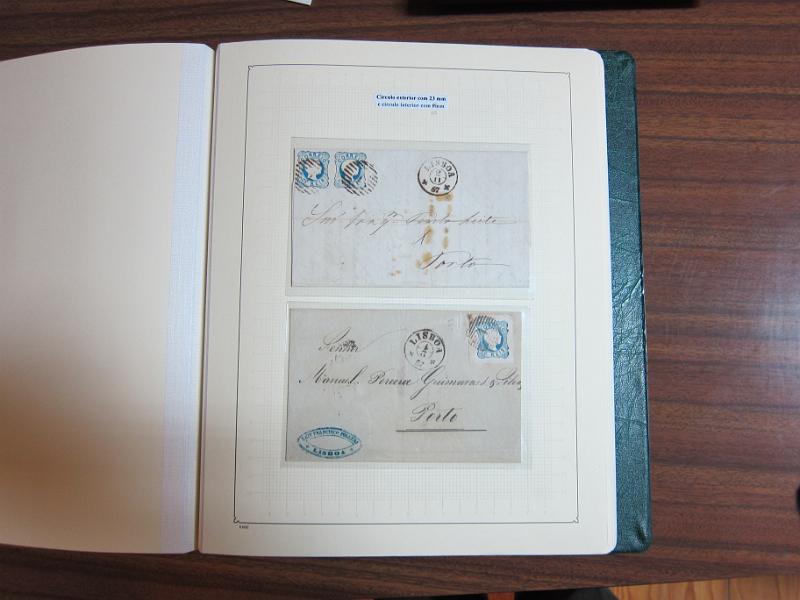 0013 (94).JPG -     Lote:    13      Marcofilia      Lotes Especiais       Descrição:      Portugal.   Colecção especializada em dois álbuns com estudo especializado das marcas de suplo círculo e circulares de Lisboa, com selos de diversas emissões e cartas. Lote a ver.        Lote       Valor Base:     &euro; 1.500,00     Valor Venda:     Retirado     